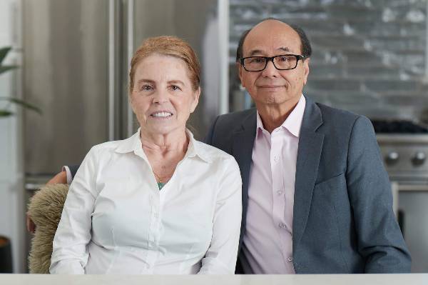 Two Medicare Advantage–enrolled seniors posing together